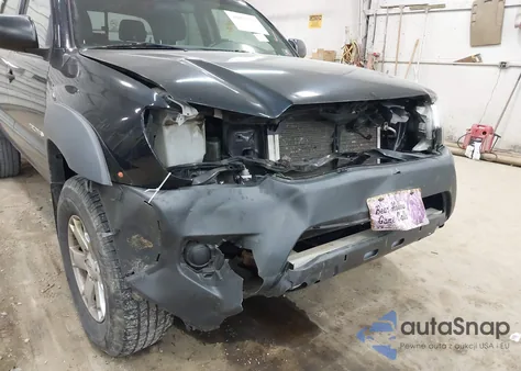 2015 Toyota Tacoma Base V6 из США, поврежденный, VIN 3TMLU4ENXFM185693